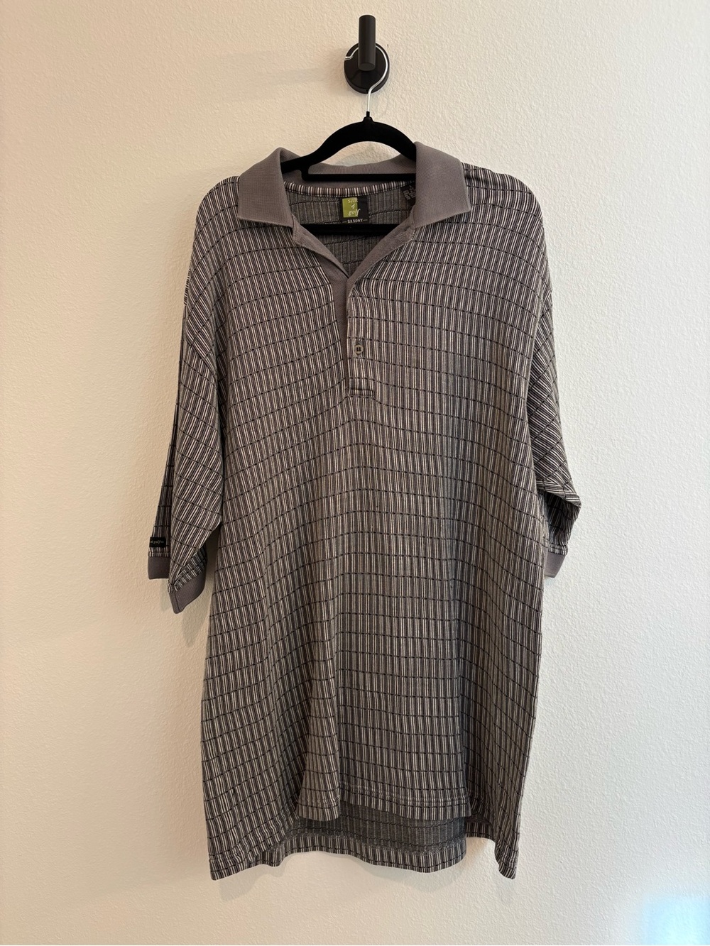 100% Silk Vintage 90's Men's Gray Patterned Short-Sleeve Polo Shirt